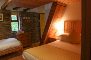 Moville Boutique Hostel - Yellow Room
