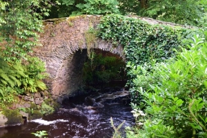 Moville Boutique Hostel - Oldest Bridge in Ireland