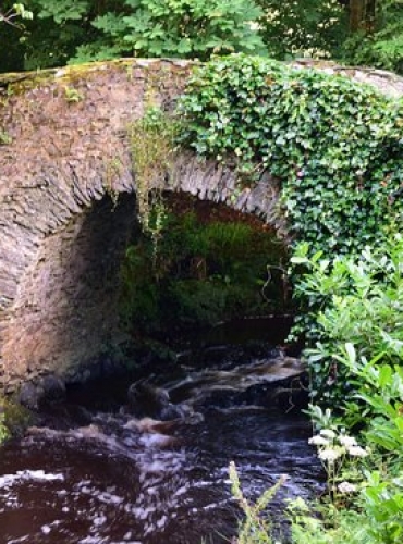 Moville Boutique Hostel - Oldest Bridge in Ireland