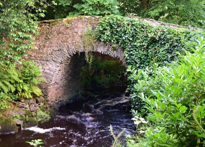 Moville Boutique Hostel - Oldest Bridge in Ireland